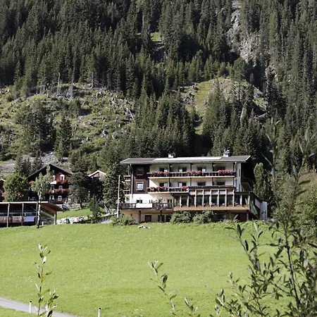 Larchenhof Guest house Sankt Jakob in Defereggen
