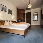 Pensión Laerchenhof 3*